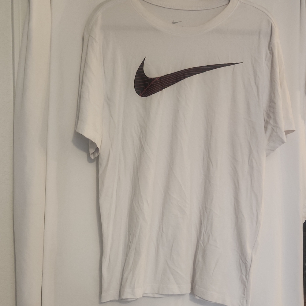 T- Shirt 4 Pack Bundle, 1 Nike, And Plain Colors,  L